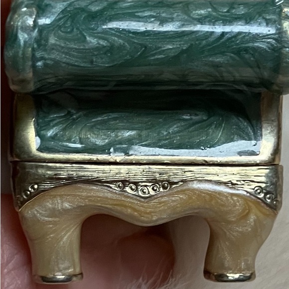 Stunning Vintage marble MONET cat on a couch - opens up- look at my eyes ! - Picture 2 of 7